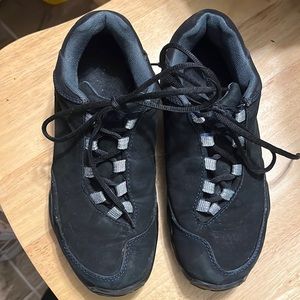 7.5 KURU Black Sneakers